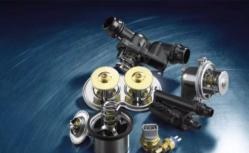 ���ֳ�ʽ�������������ɢ�����ϡ���ˮ�ܵ��²�,���ܷ���ͷ�����¶���������������