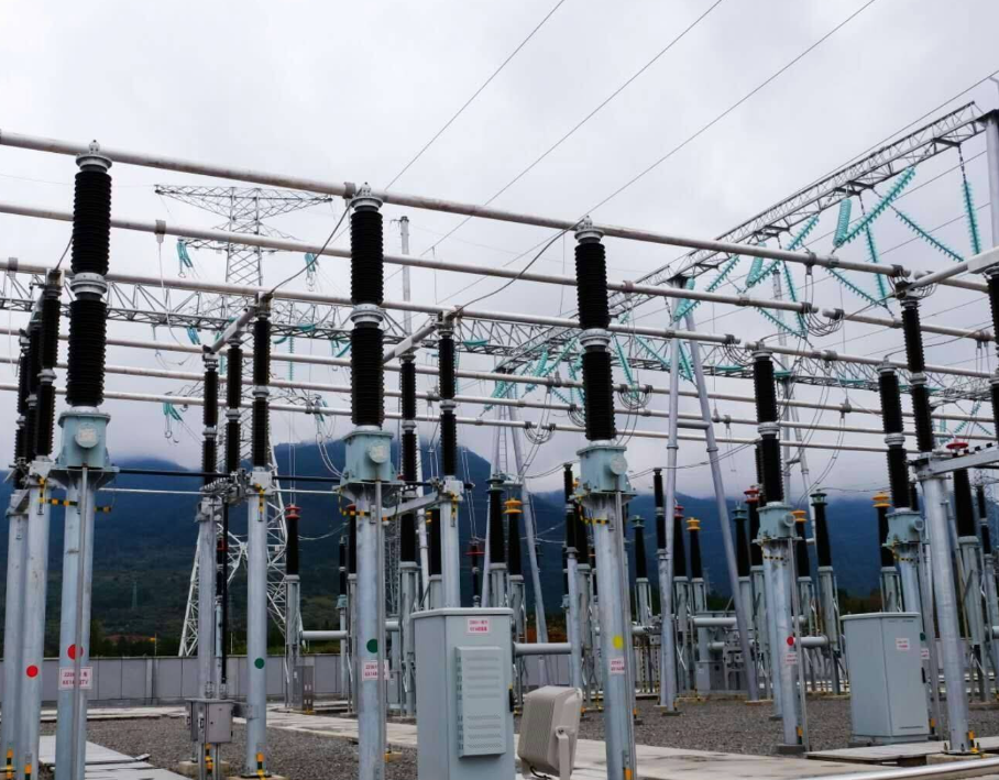 ��糧�ܱ���Ƶ��ؼƻ���ǰ��˫���׺����ȳ����������ѡ��3����ļ�ذ뾶